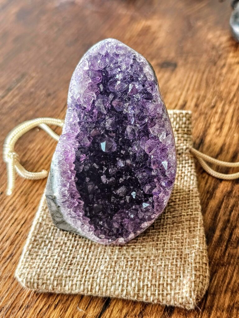 Améthyste sacrée naturelle