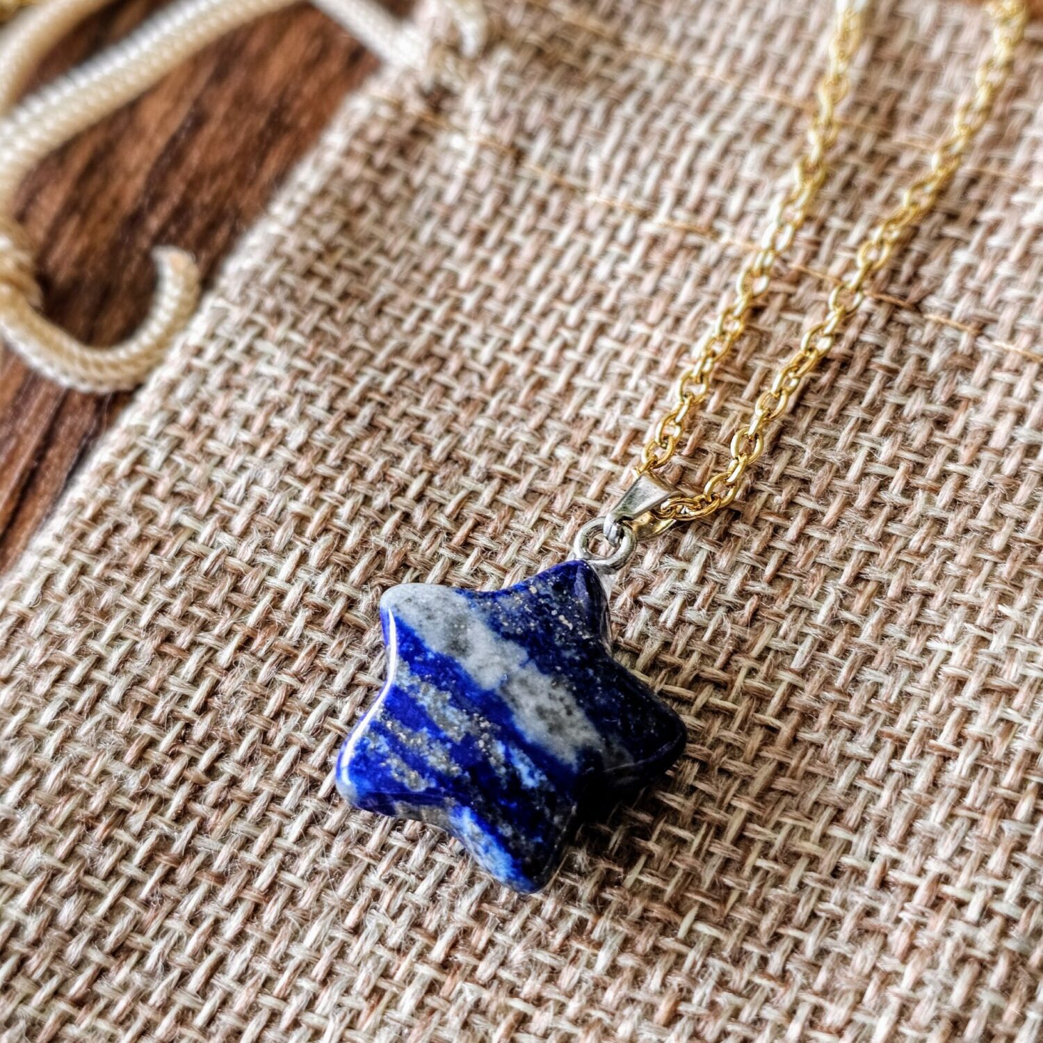 Pendentif &eacute;toile en Lapis Lazuli &mdash; Sagesse & Expression